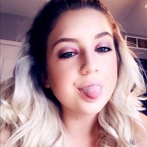 Meet your Posher, Leah